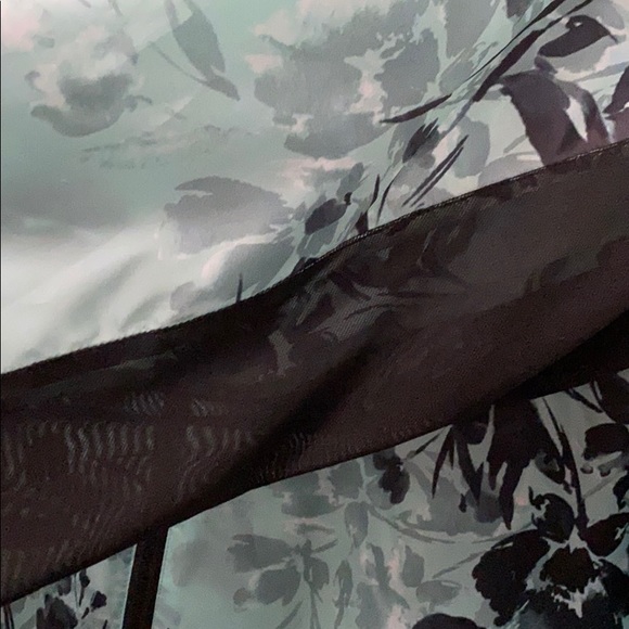 LuLaRoe Rose Determined Athletic Jacket - 2XL - Picture 3 of 4